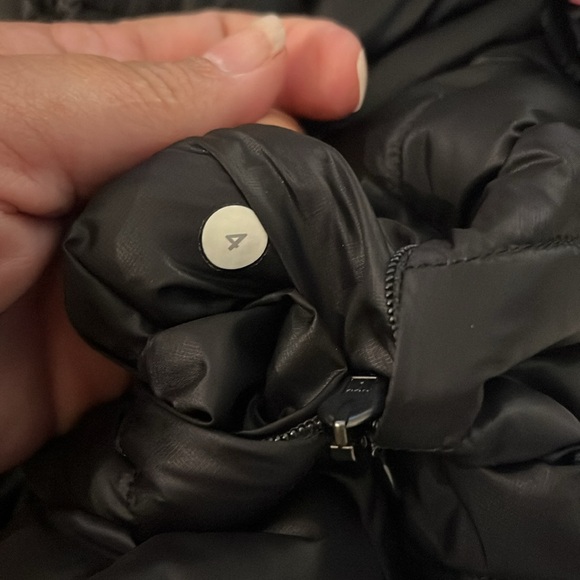 Lululemon Four The Helluvit size 4
Black/Dandy Digie Multi Liner Coat - Picture 6 of 15